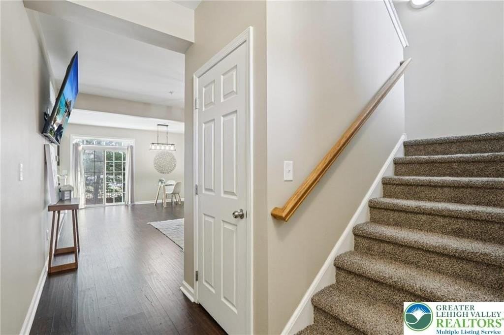 270 Milkweed Dr - Photo 4 of 50