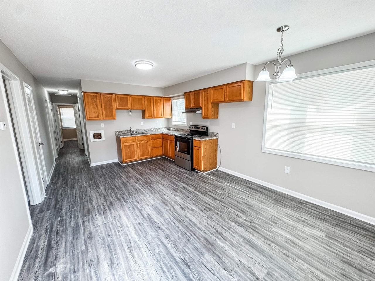 964 Greencliff Rd - Photo 3 of 7