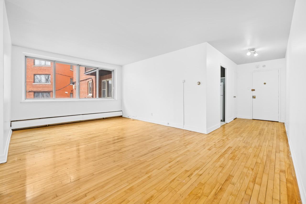 3635 Avenue Ridgewood - Photo 2 of 9