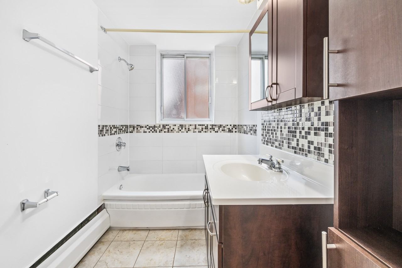 3635 Avenue Ridgewood - Photo 4 of 9