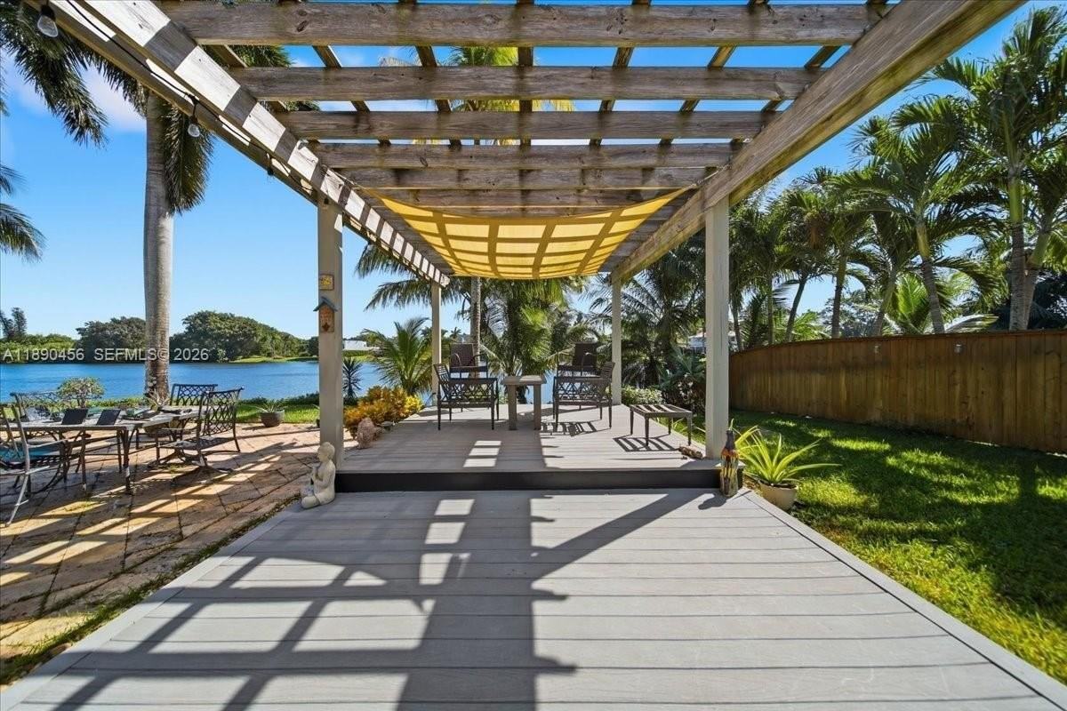 960 Bayberry Point Dr - Photo 3 of 50