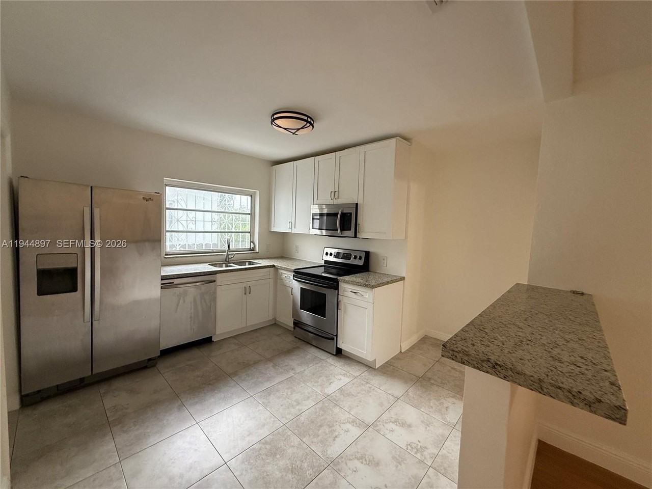 2151 Sw 21st Ter - Photo 7 of 22