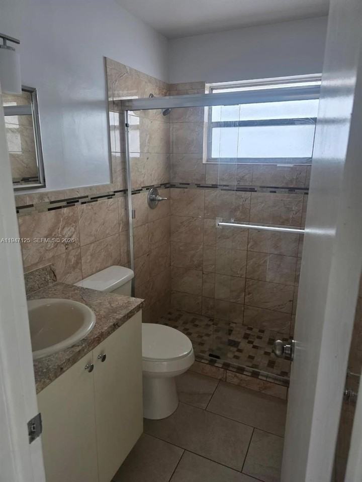 1575 Nw 1st St #3 - Photo 7 of 13