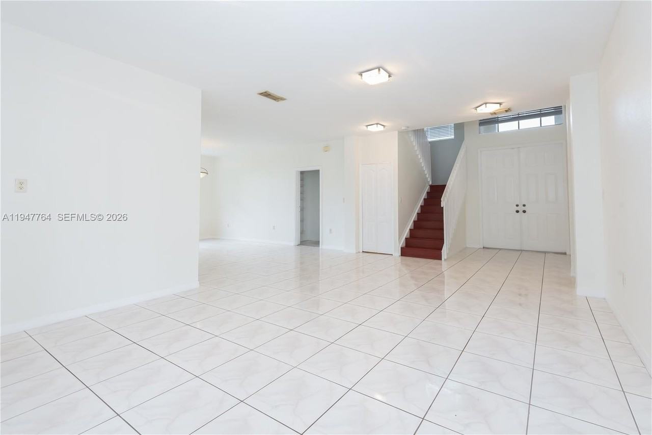 2398 Sw 132nd Ter - Photo 7 of 48