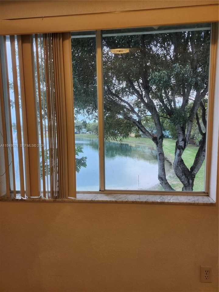 1412 Se 24th Ct #370 - Photo 7 of 13