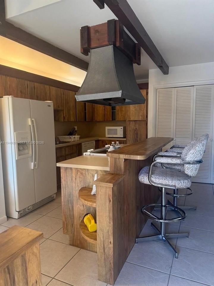 412 Briarwood Cir #2-23 - Photo 6 of 37