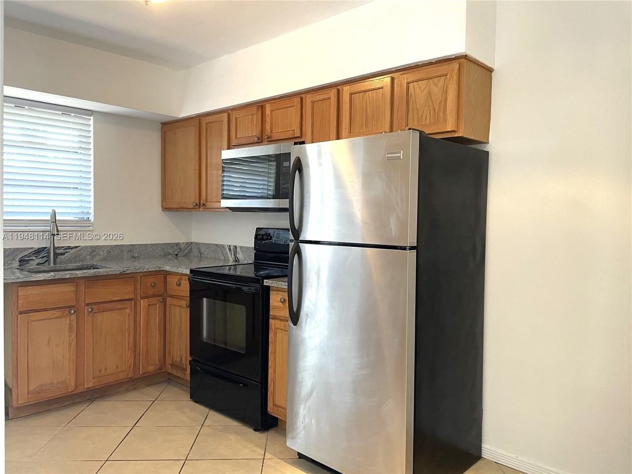 225 Nw 23rd St #2 - Photo 3 of 11