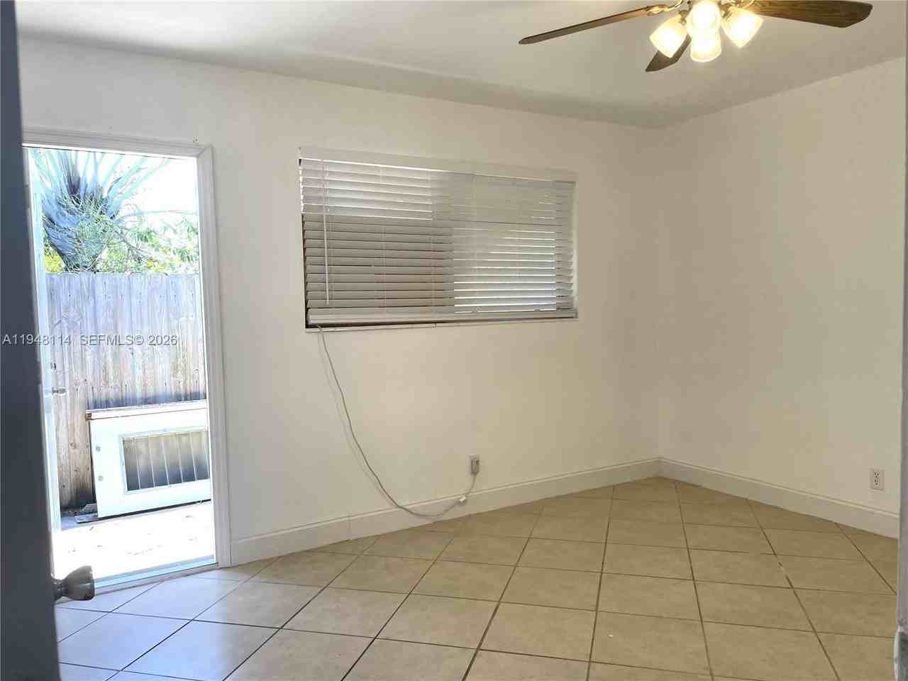 225 Nw 23rd St #2 - Photo 5 of 11