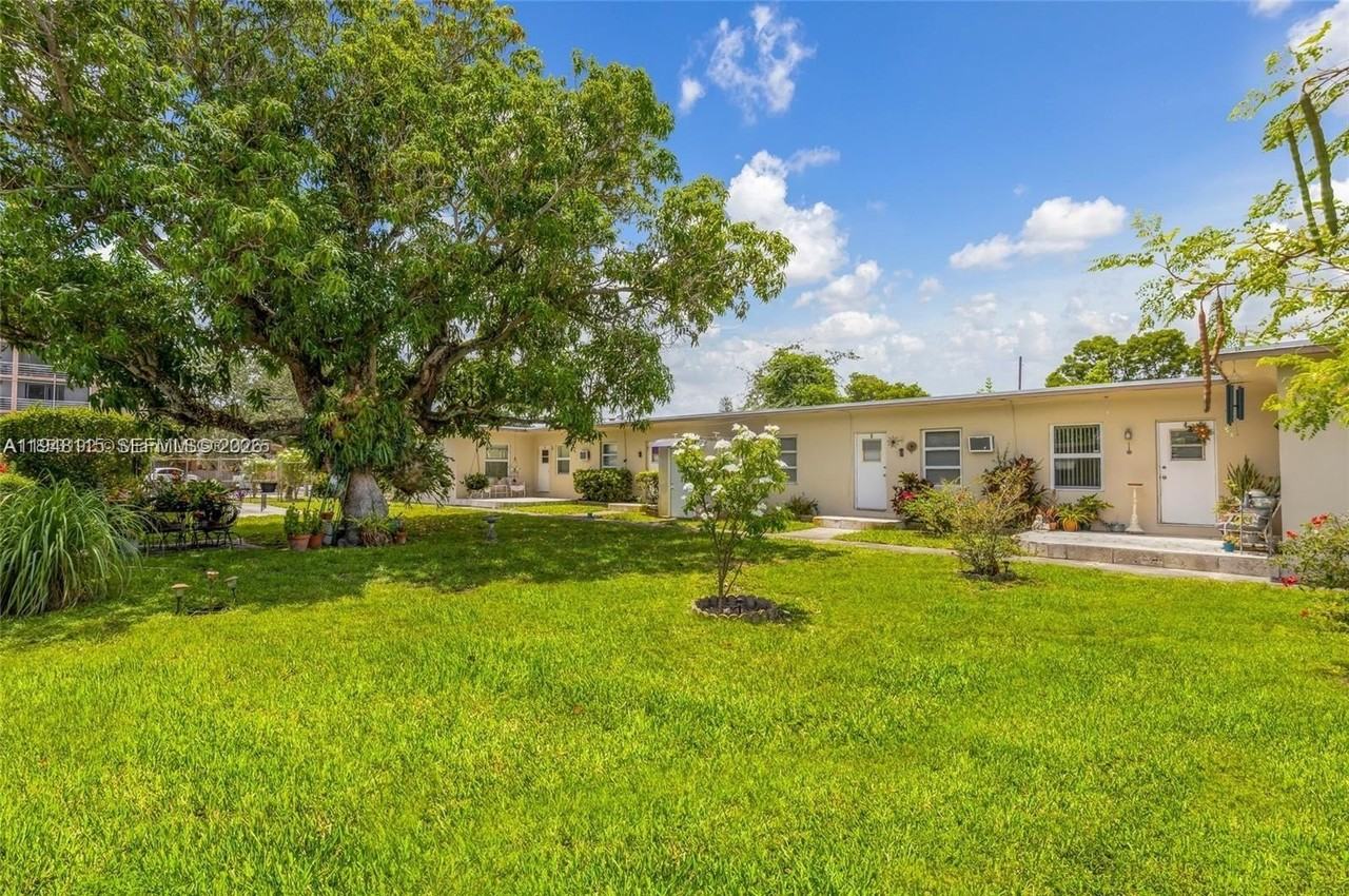 1845 Dixieanna St #1 - Photo 5 of 13