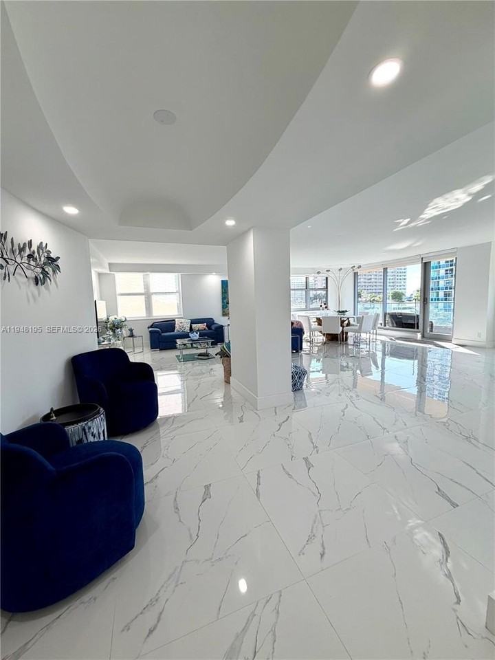 1920 S Ocean Dr #5A - Photo 4 of 22