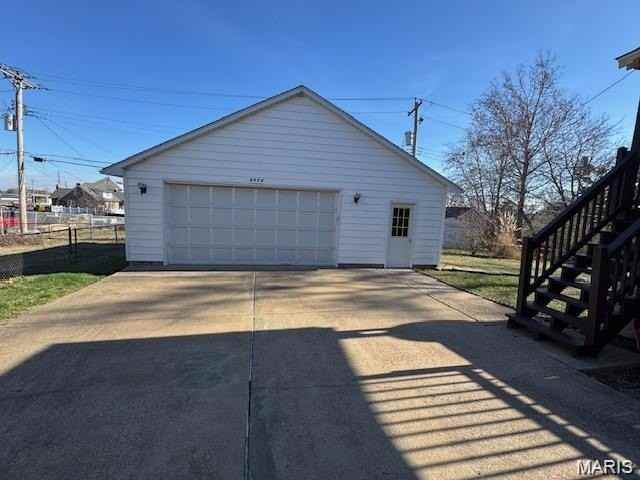 9012 Eden Ave - Photo 3 of 32