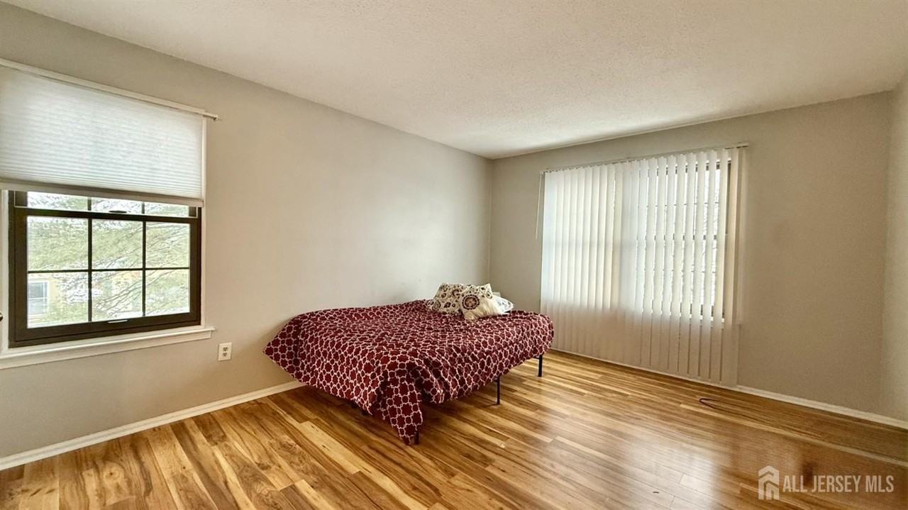 304 Bromley Pl - Photo 6 of 13