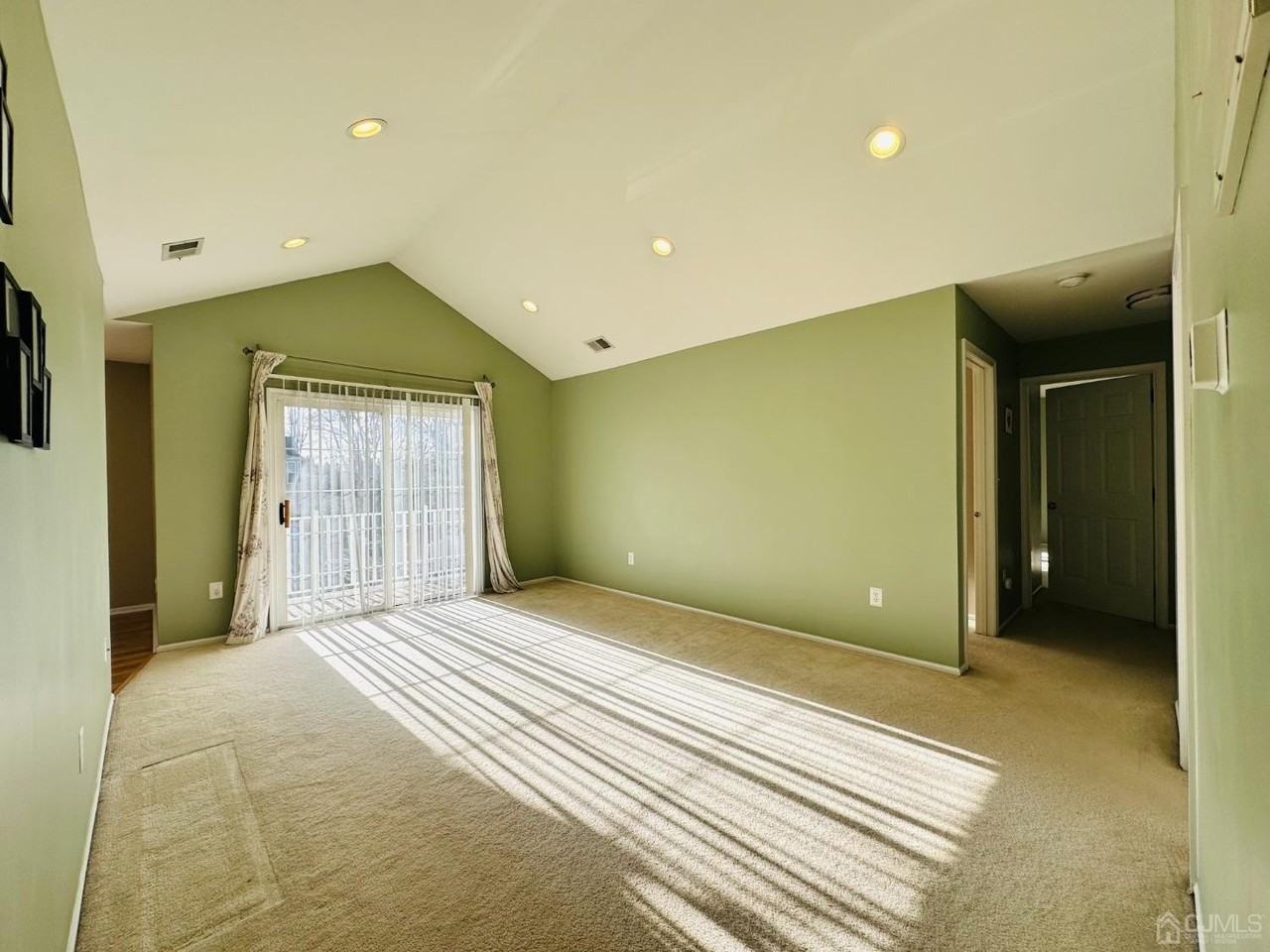 808 Cypress Ln - Photo 5 of 18