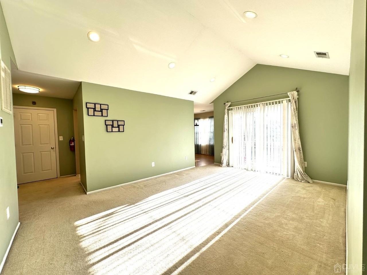 808 Cypress Ln - Photo 6 of 18