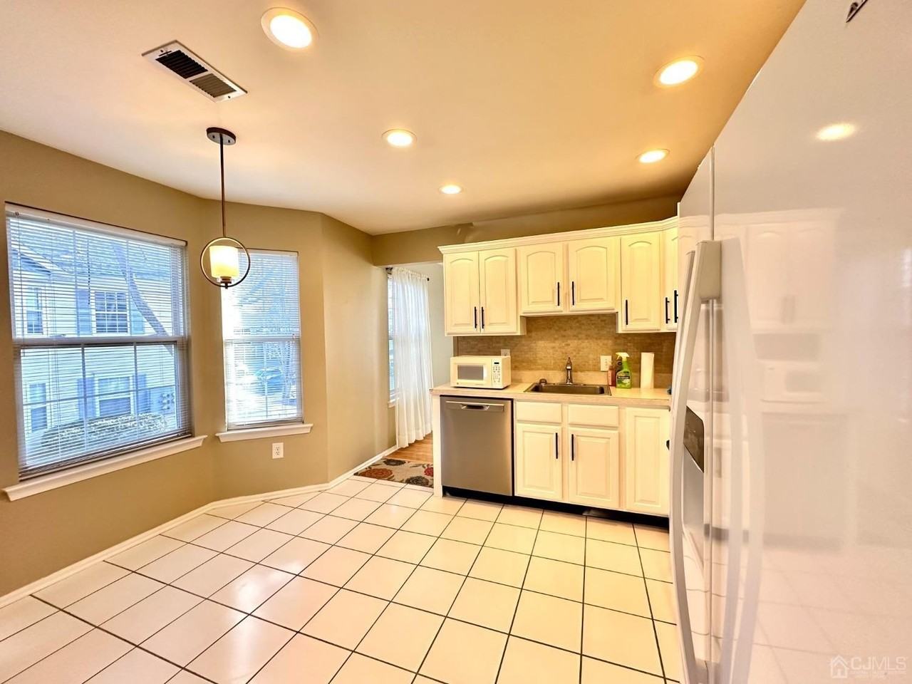 808 Cypress Ln - Photo 7 of 18