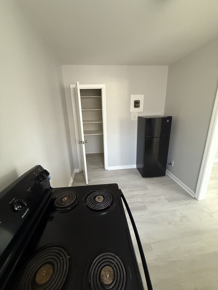 601 Young Ave #D - Photo 2 of 6