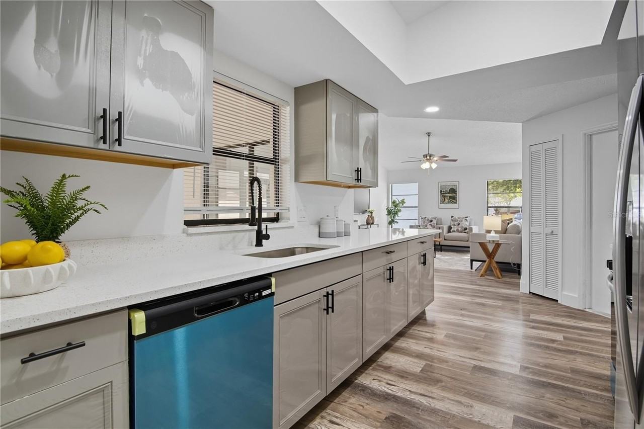 205 Red Maple Dr - Photo 7 of 11