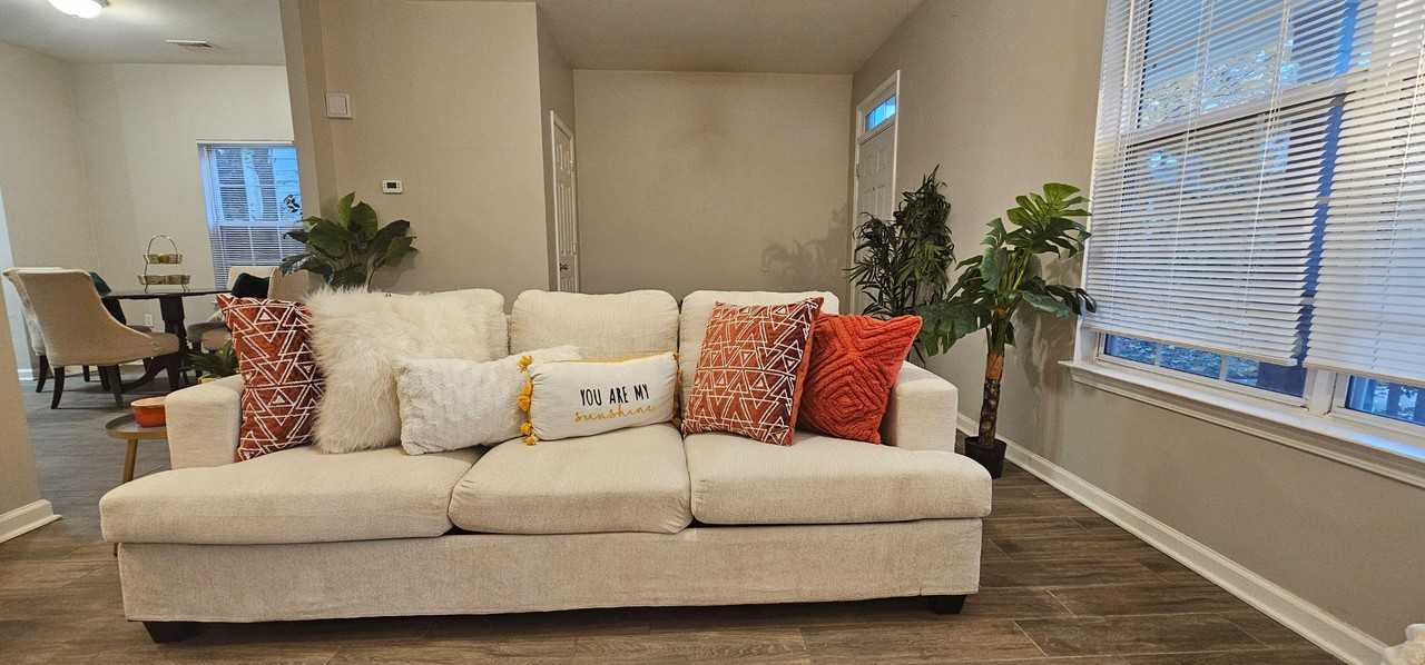 Moton Ave Sw - Photo 7 of 17