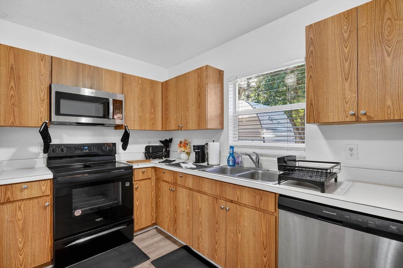 N 51st St - Photo 6 of 21