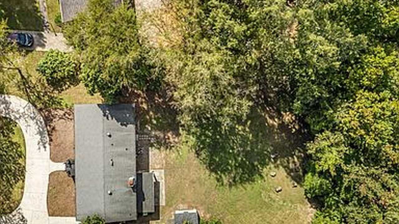 Edgetone Dr - Photo 4 of 23