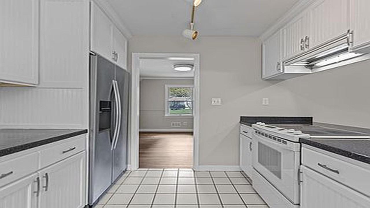 Edgetone Dr - Photo 7 of 23