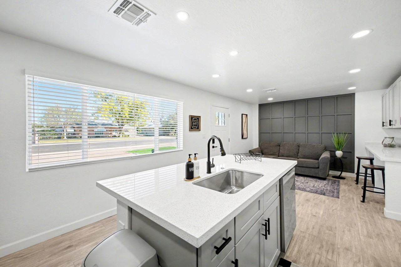 W Pepper Pl - Photo 4 of 24