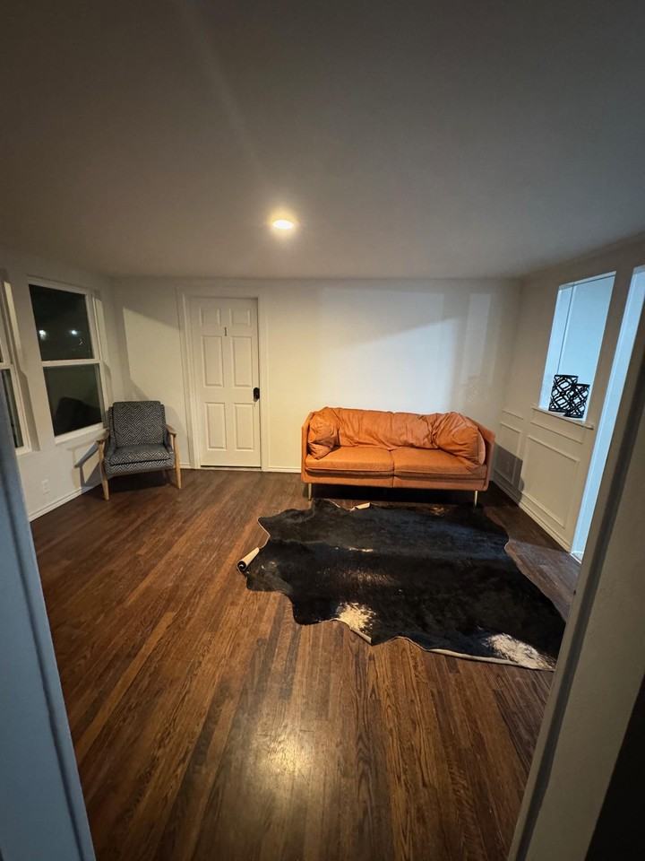 Hilton Dr - Photo 7 of 23