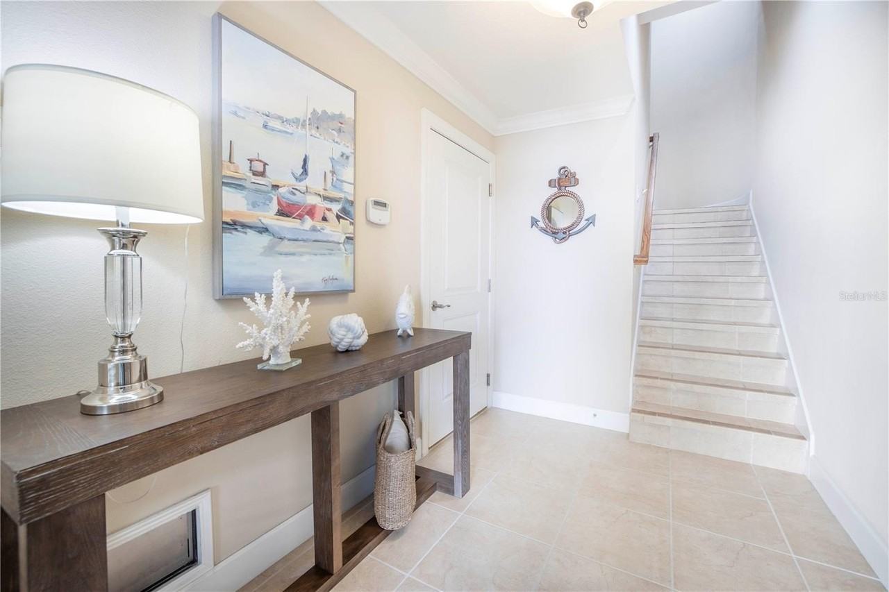 6036 Anchorage Way S - Photo 4 of 50