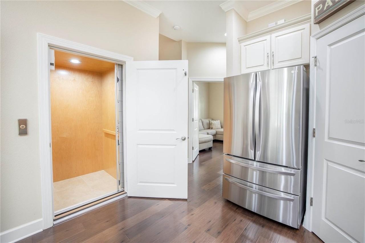 6036 Anchorage Way S - Photo 5 of 50