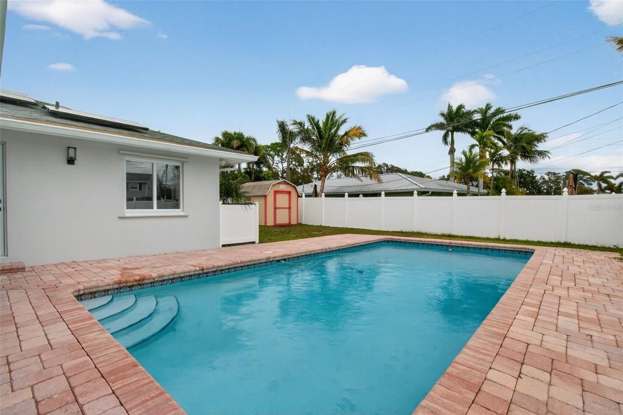 5201 Denver St Ne - Photo 3 of 50