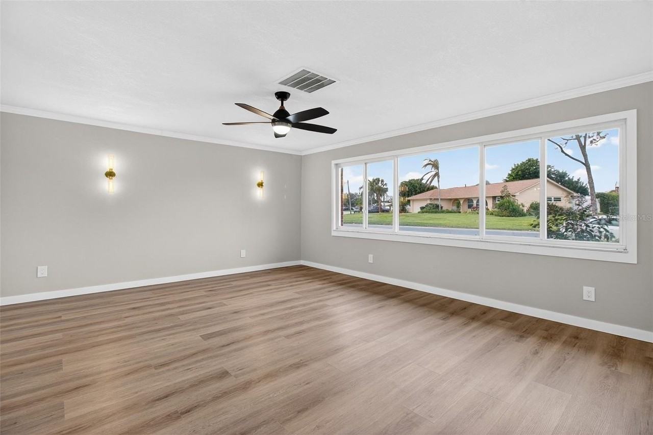 5201 Denver St Ne - Photo 6 of 50