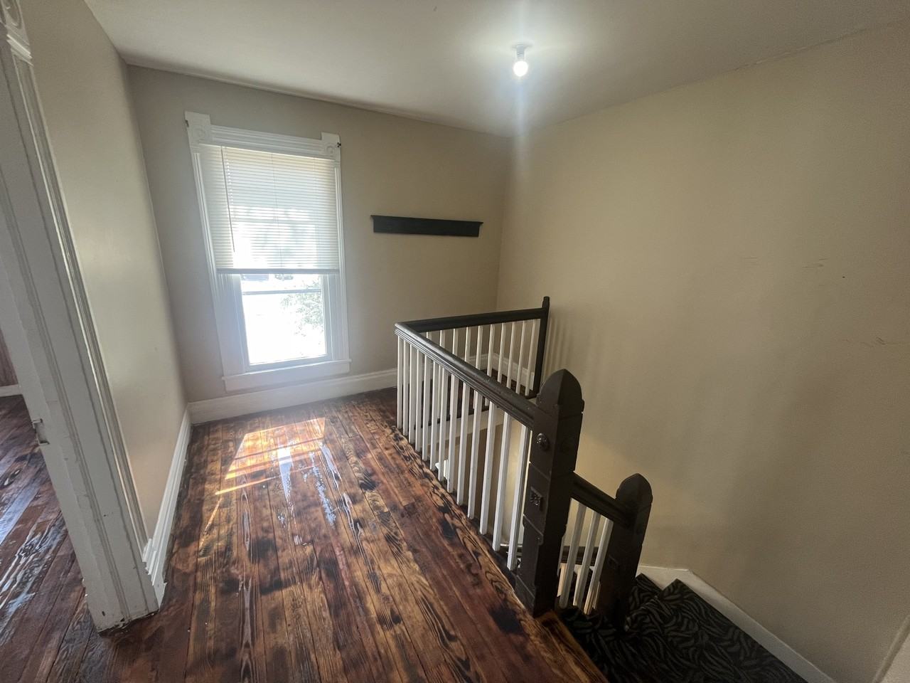 201 E Culton St #B - Photo 3 of 9