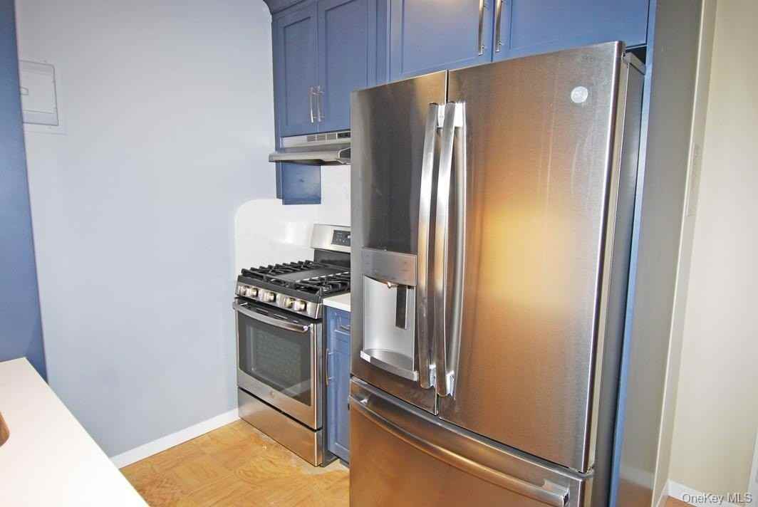 26910 Grand Central Pkwy Apt 22p #22P - Photo 7 of 18