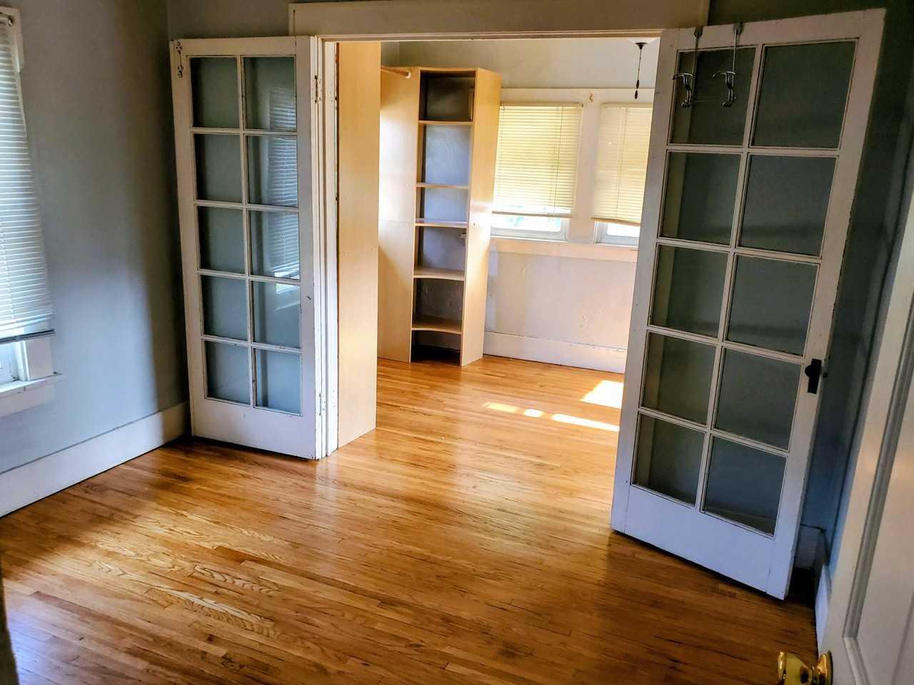 3905 Holdrege St #1 - Photo 4 of 9