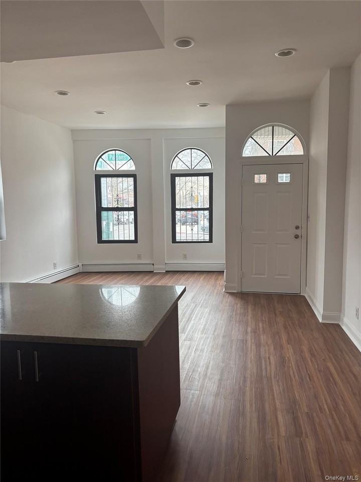 7719 Parsons Blvd - Photo 7 of 12