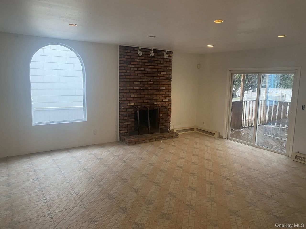 723 Hungry Harbor Rd - Photo 3 of 19