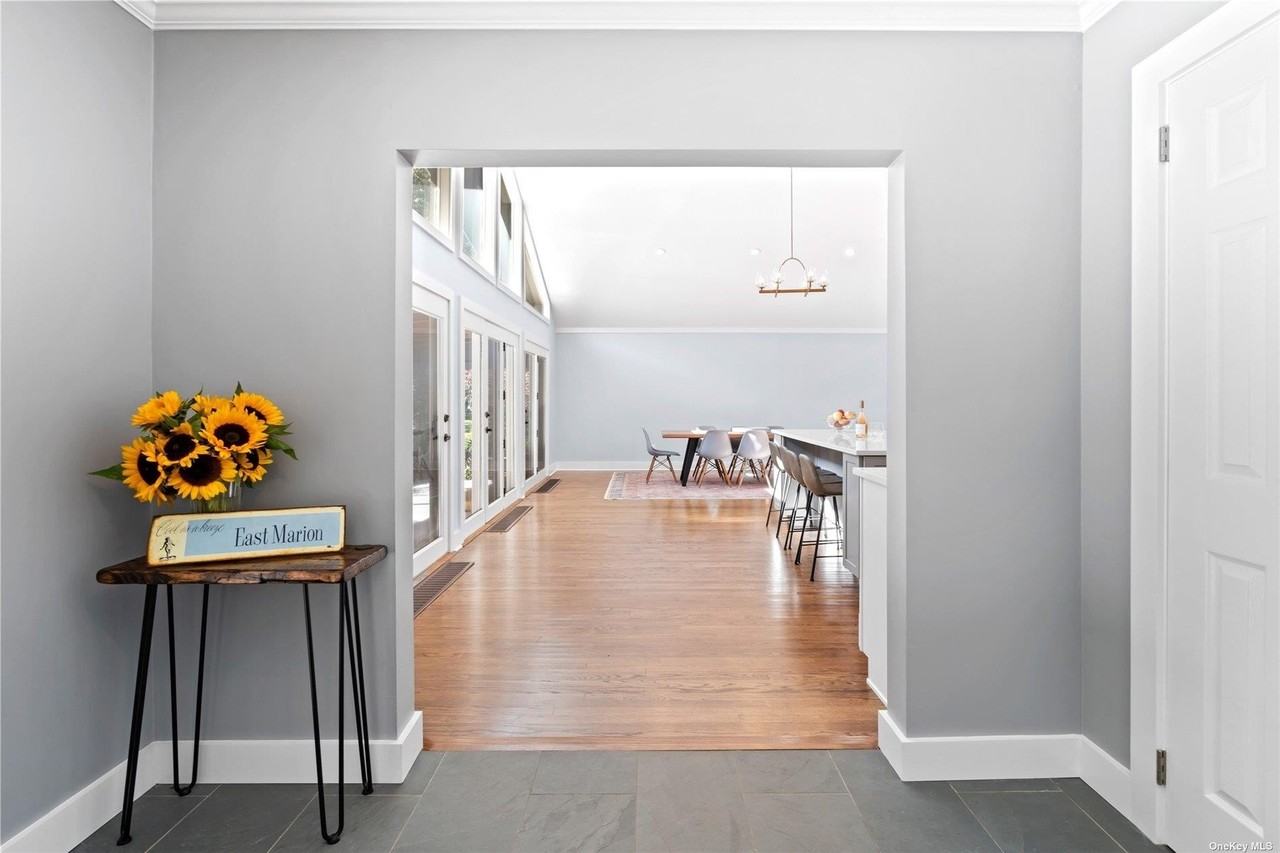 300 Marion Pl - Photo 5 of 34