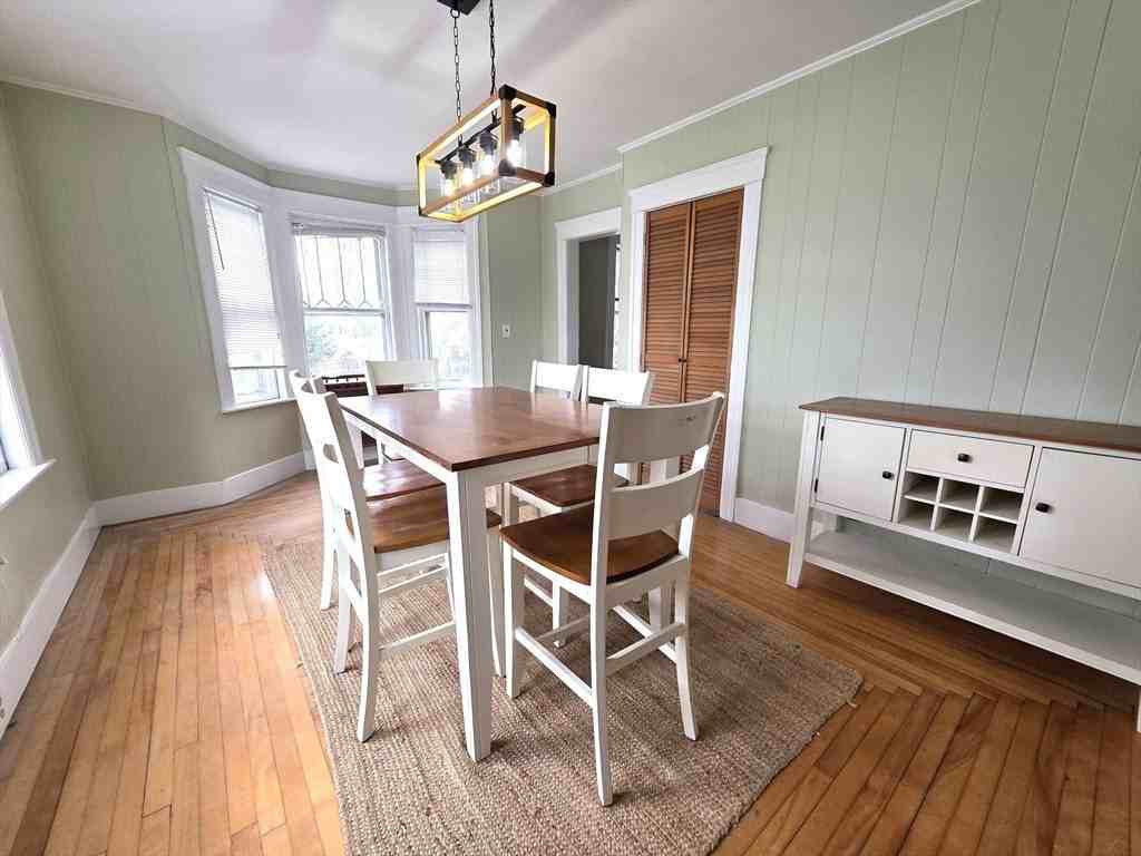 1168 Grafton St - Photo 2 of 11