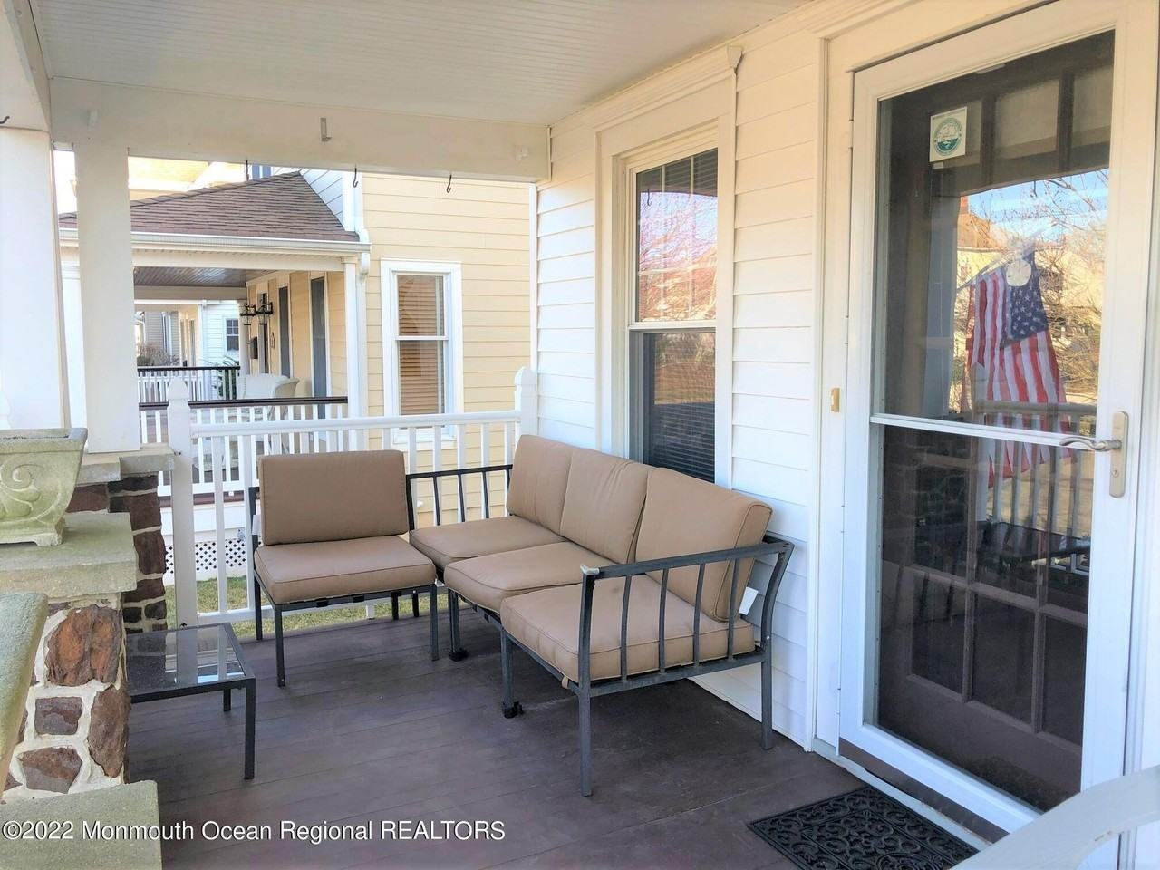 329 Washington Ave - Photo 3 of 20