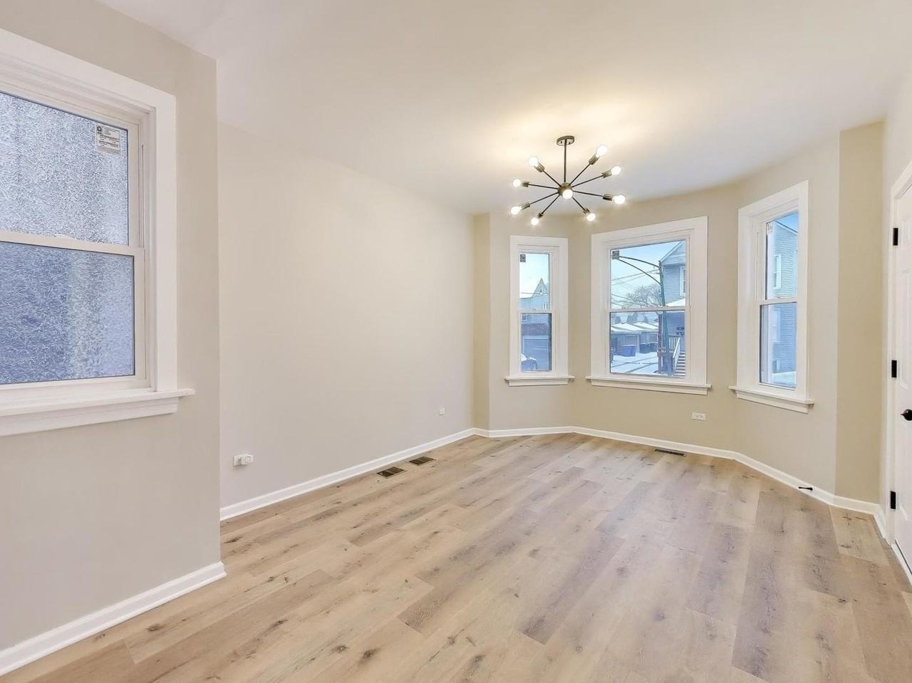 4213 W Roscoe St Unit 1 #1 - Photo 3 of 15