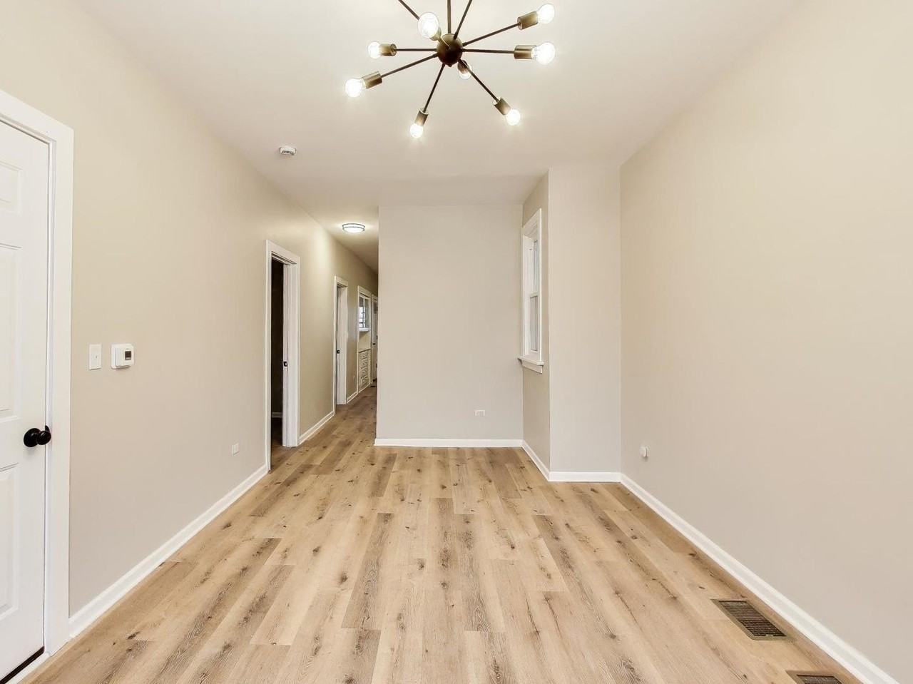 4213 W Roscoe St Unit 1 #1 - Photo 4 of 15