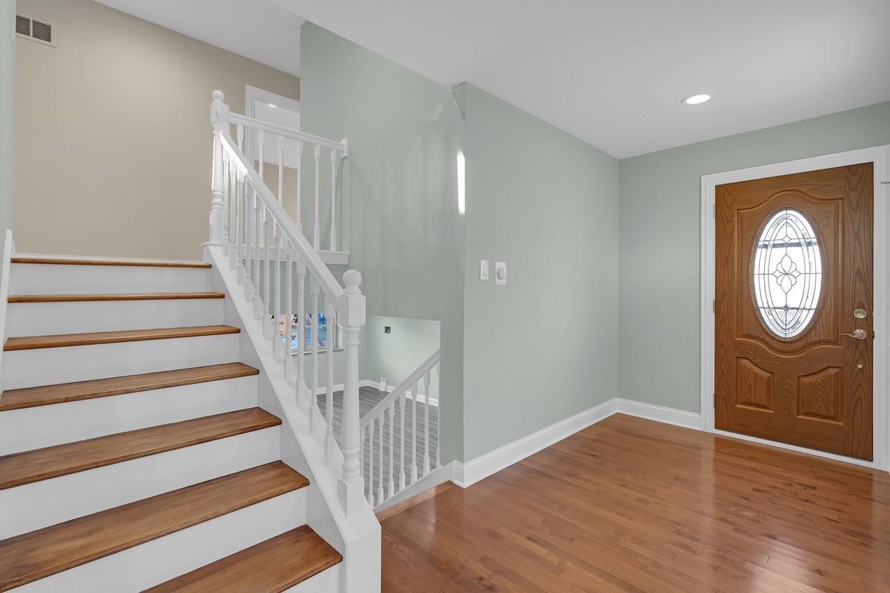 9314 Menard Ave - Photo 6 of 23