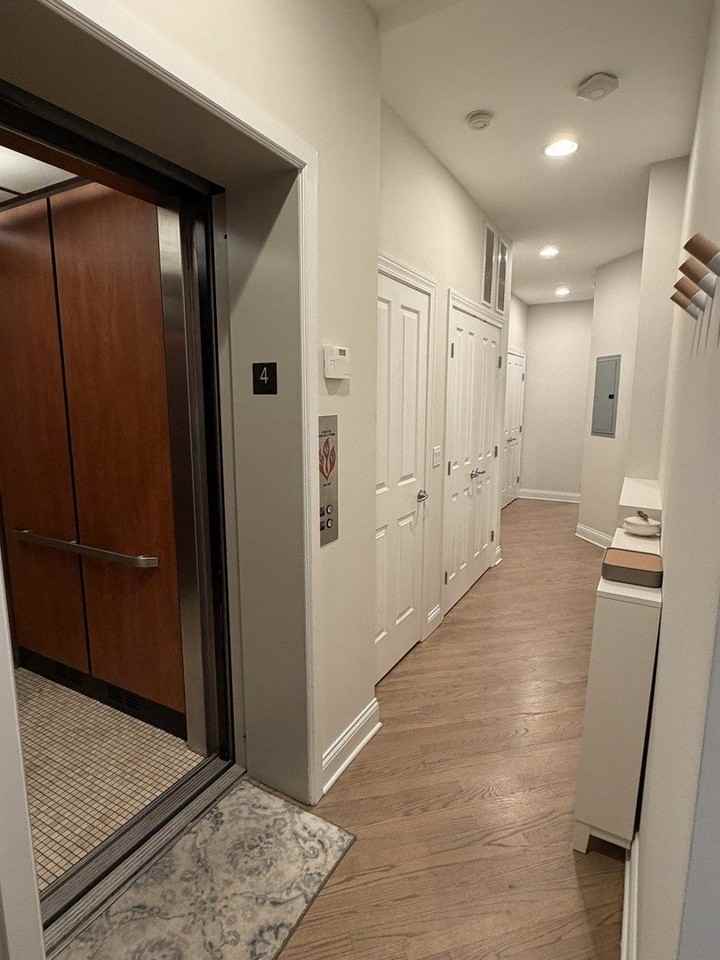 2251 W Wabansia Ave Apt 405 #405 - Photo 5 of 13