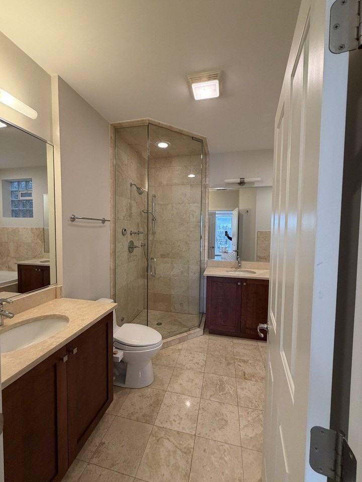 2251 W Wabansia Ave Apt 405 #405 - Photo 7 of 13