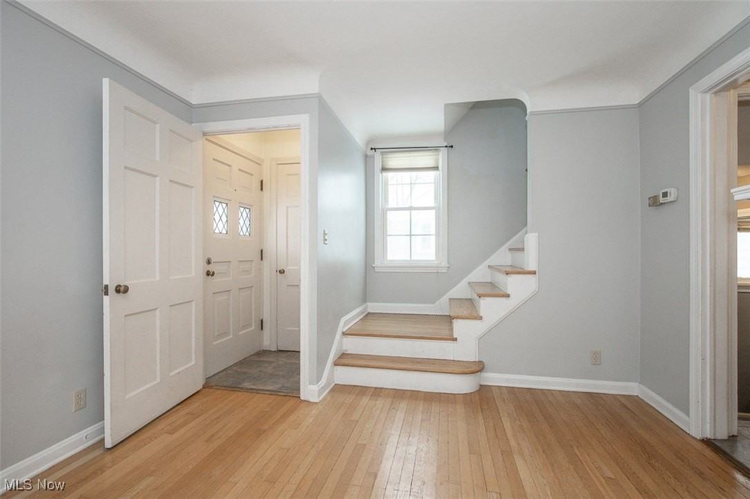 1718 Maywood Rd - Photo 2 of 41