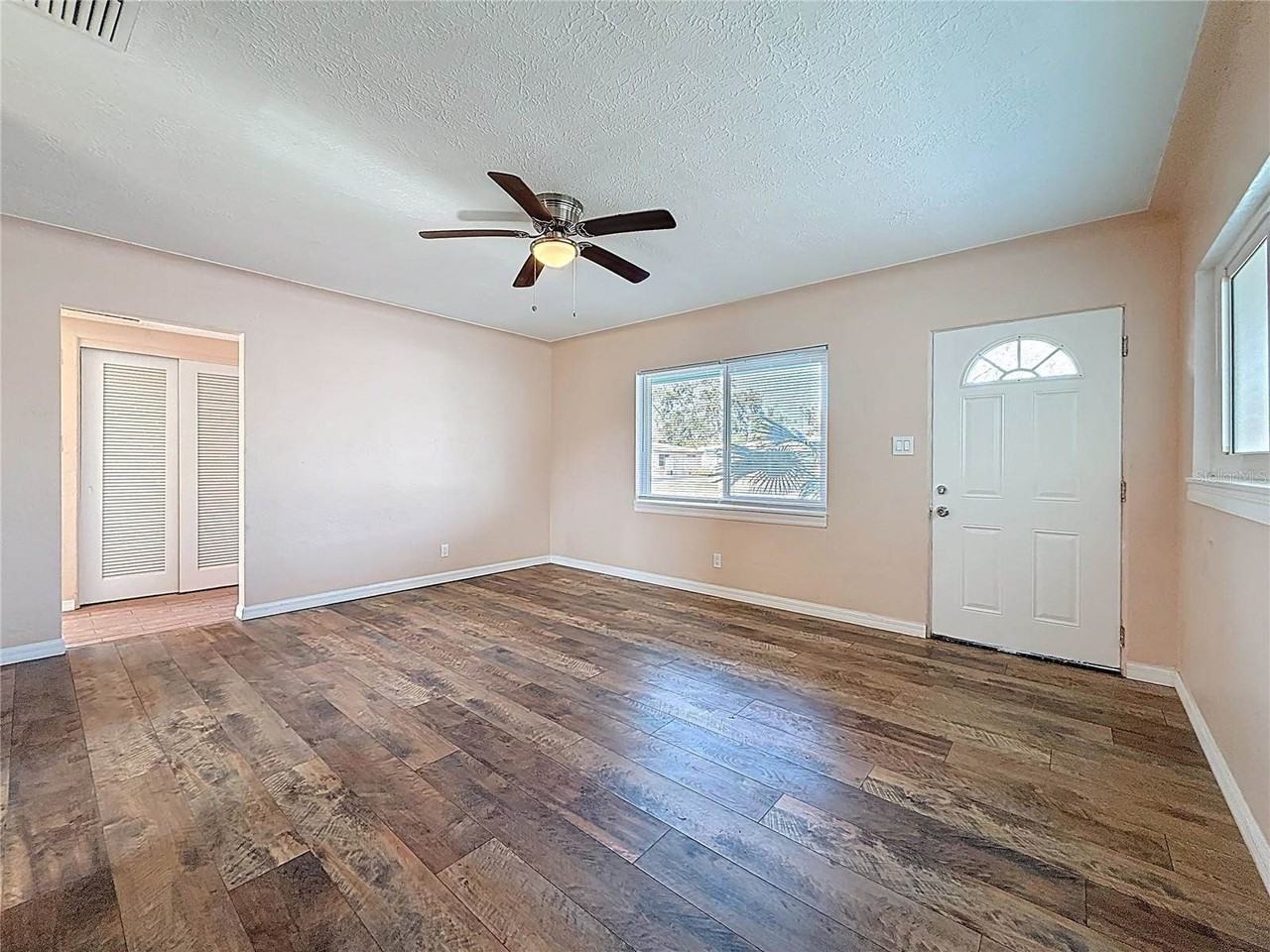 5810 Tangerine Ave S - Photo 5 of 50