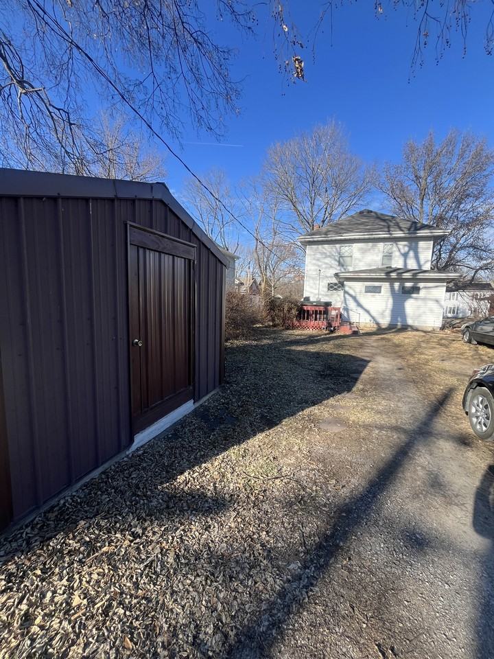 424 Grover St #1 - Photo 4 of 20