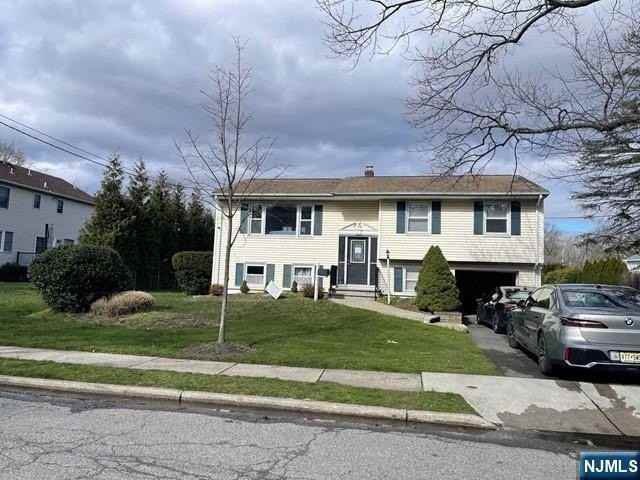 157 Windsor Rd - Photo 2 of 33