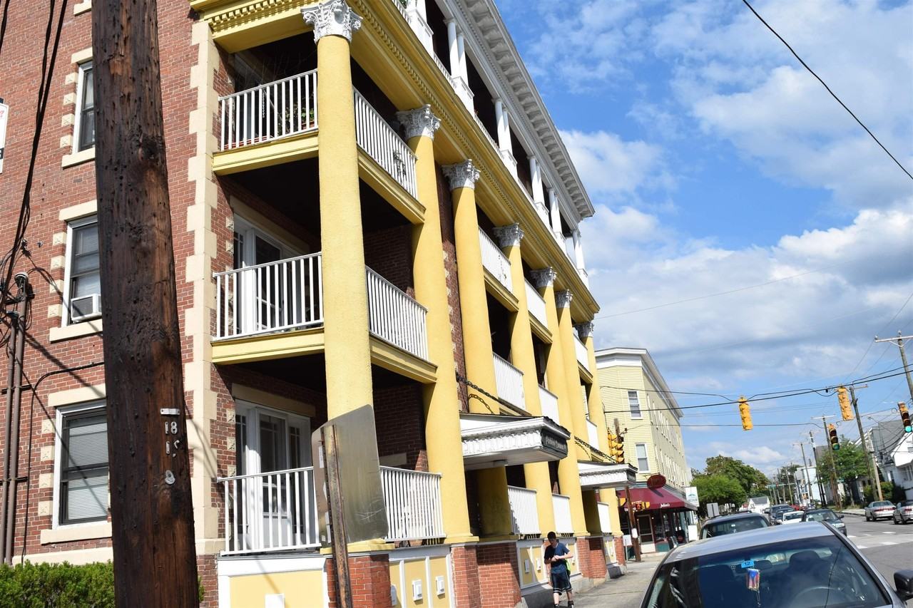 610 Union St #303 - Photo 3 of 40