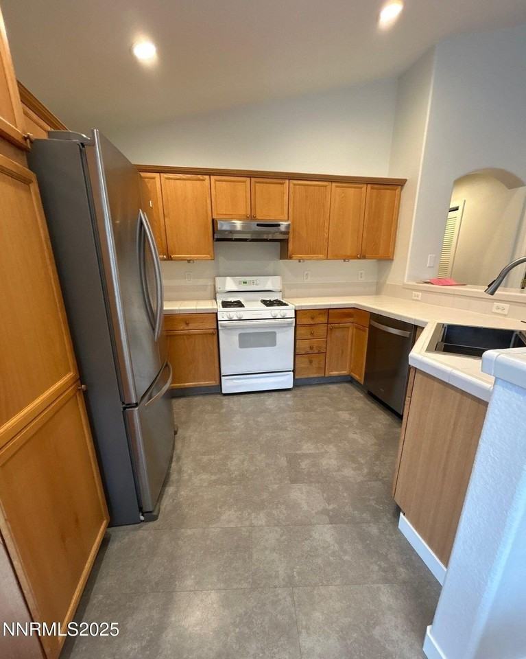 130 Summerset Dr - Photo 7 of 19